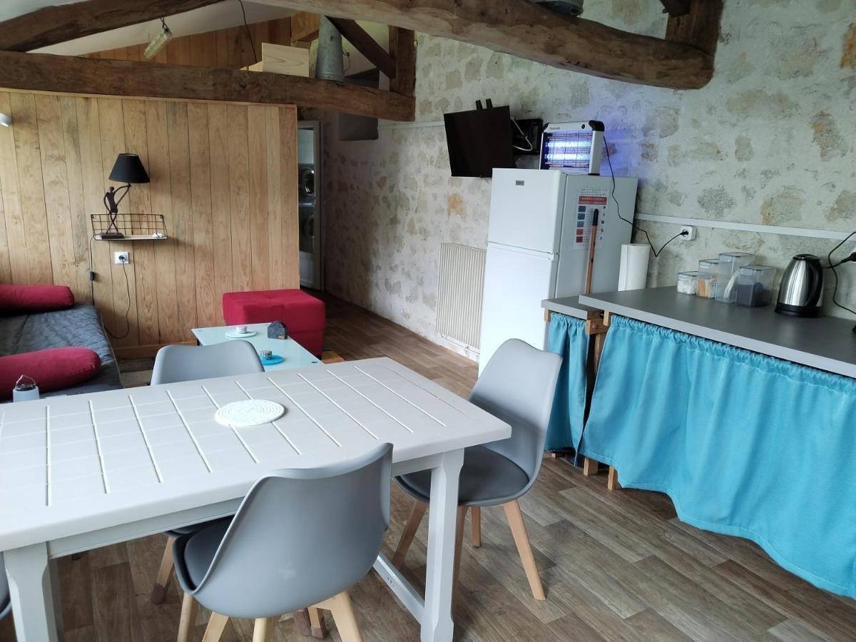 Chambre 2 A 4 Pers Gite Du Gardoir Boresse-et-Martron Экстерьер фото